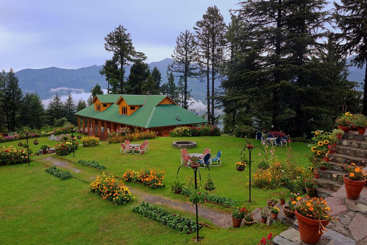 Arcadian Sprucewoods Hotel Shogran Bagian luar foto