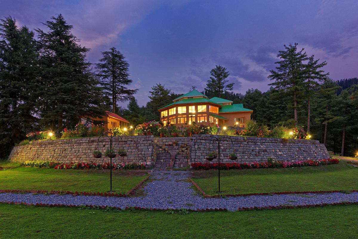 Arcadian Sprucewoods Hotel Shogran Bagian luar foto